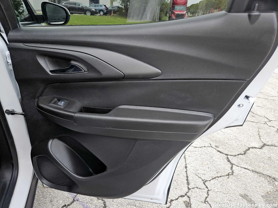2025 Chevrolet Trailblazer - Image 16 of 21
