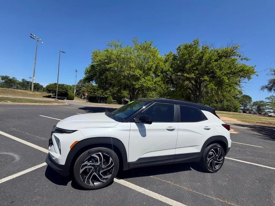 2025 Chevrolet Trailblazer - Image 2 of 21