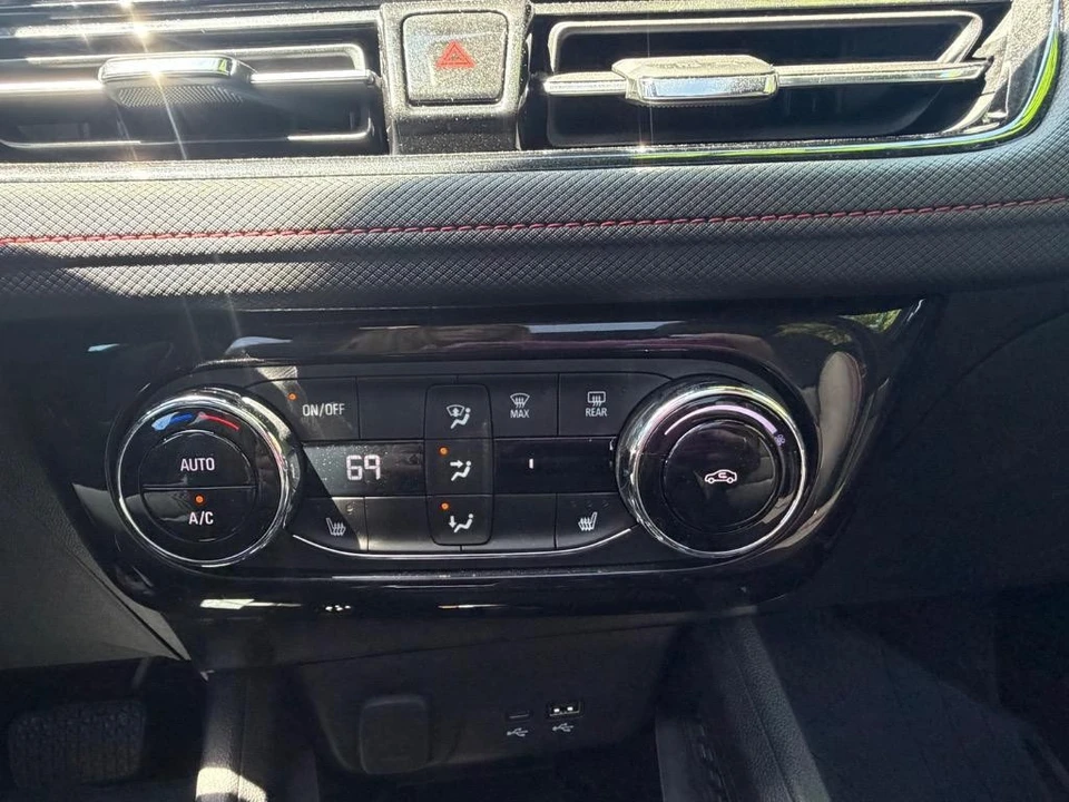 2025 Chevrolet Trailblazer - Image 16 of 21