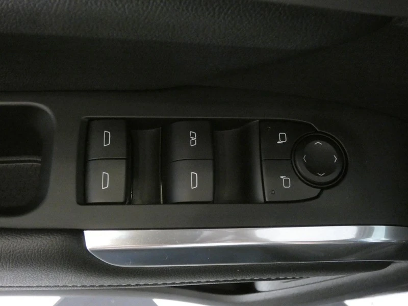 2025 Chevrolet Traverse - Image 20 of 21