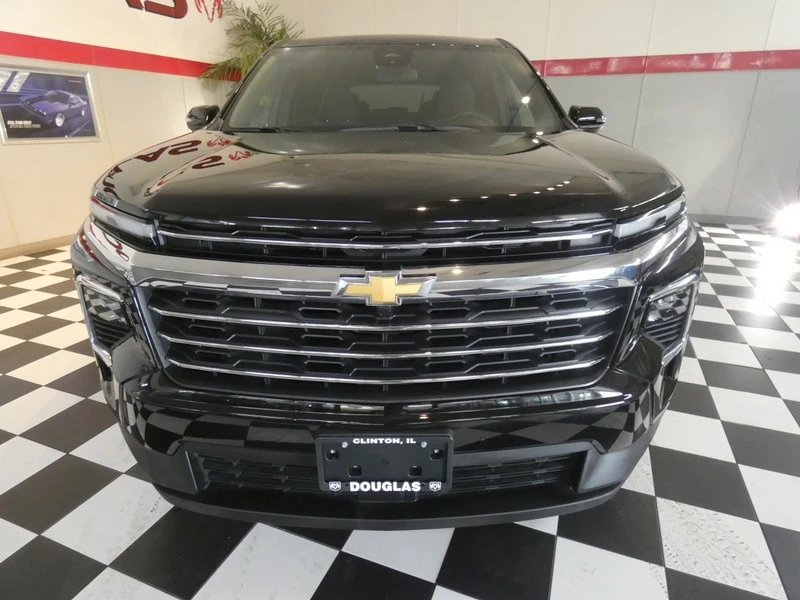 2025 Chevrolet Traverse - Image 2 of 21