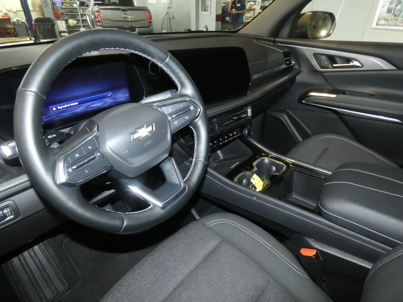 2025 Chevrolet Traverse - Image 8 of 21