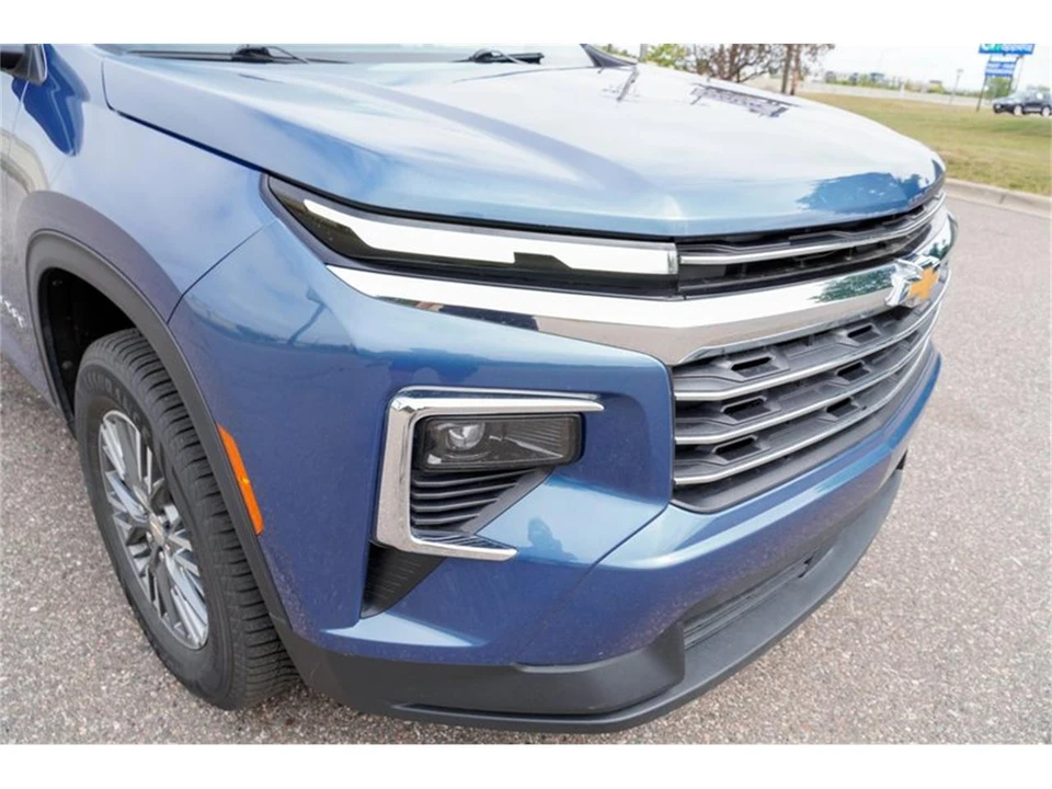 2025 Chevrolet Traverse - Image 26 of 31
