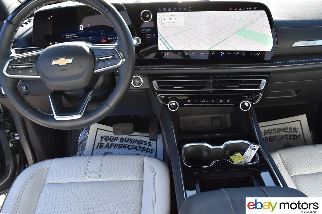 2025 Chevrolet Traverse - Image 15 of 21