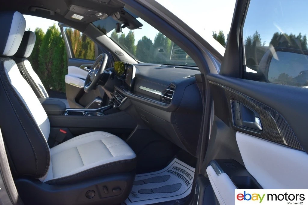2025 Chevrolet Traverse - Image 18 of 21