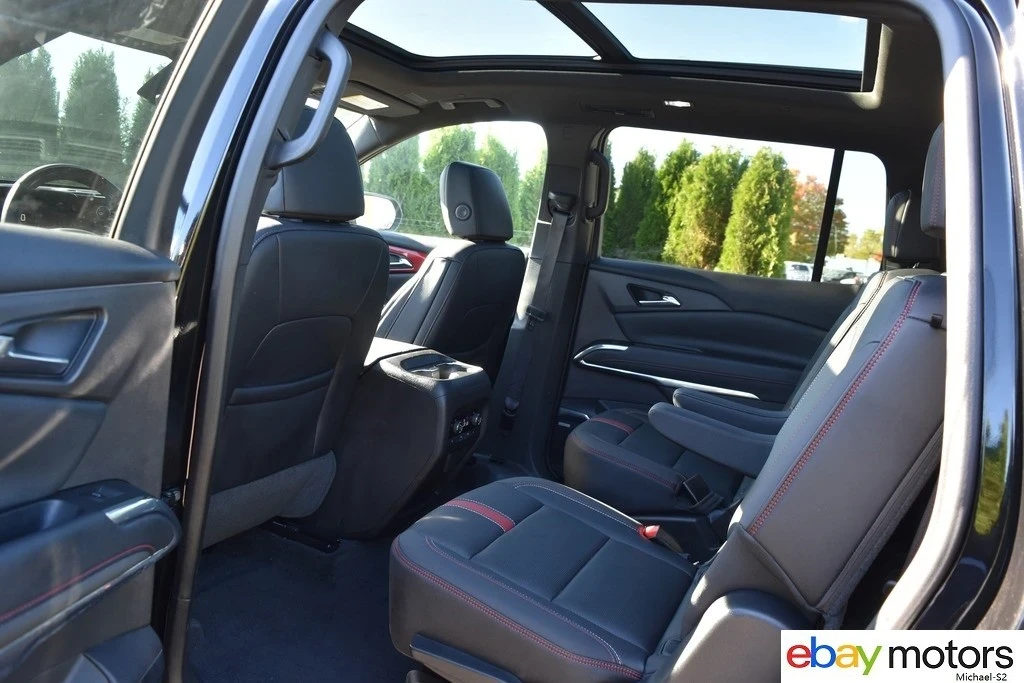 2025 Chevrolet Traverse - Image 13 of 21