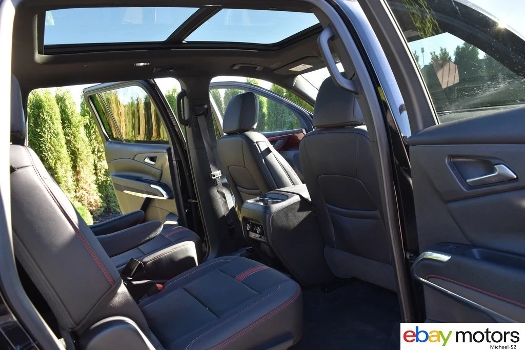2025 Chevrolet Traverse - Image 18 of 21