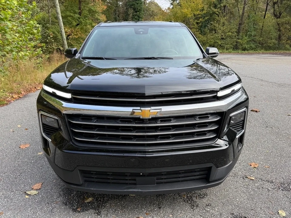 2025 Chevrolet Traverse - Image 3 of 12