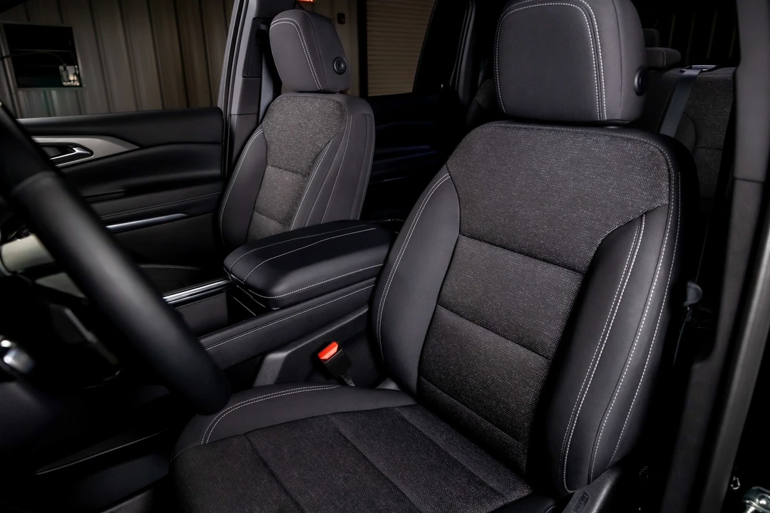 2025 Chevrolet Traverse - Image 5 of 12