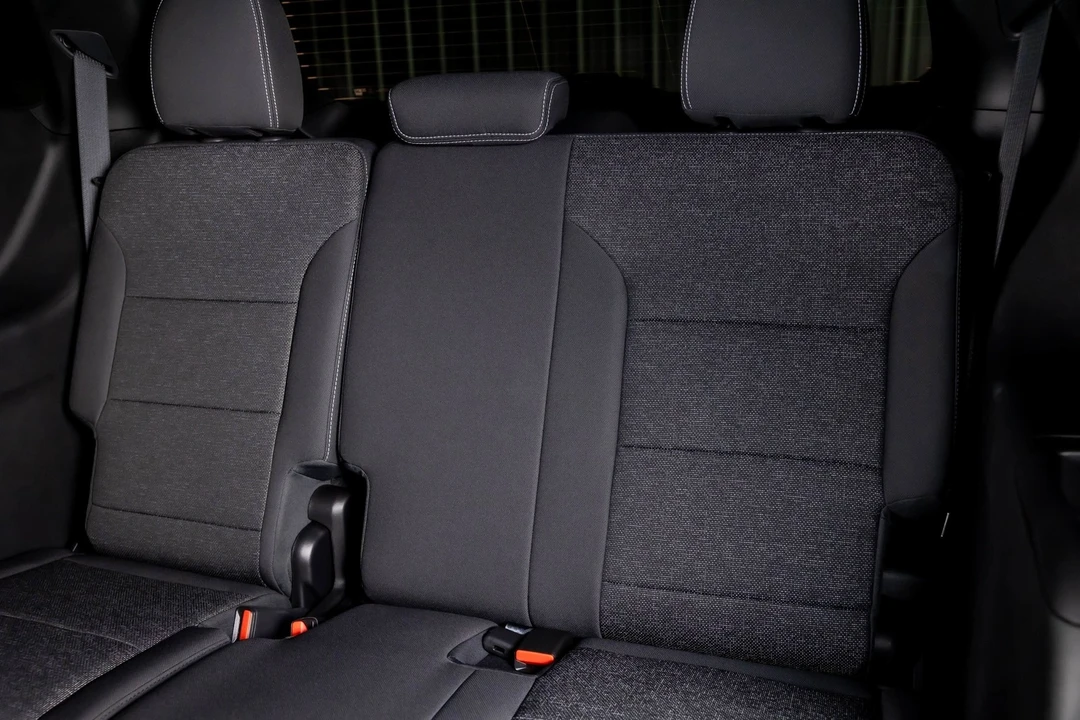 2025 Chevrolet Traverse - Image 18 of 21