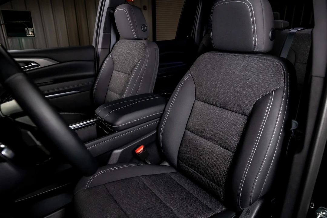 2025 Chevrolet Traverse - Image 5 of 21