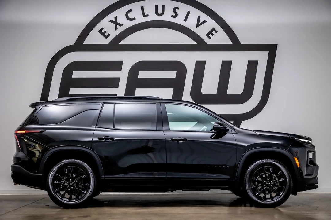 2025 Chevrolet Traverse - Image 9 of 21