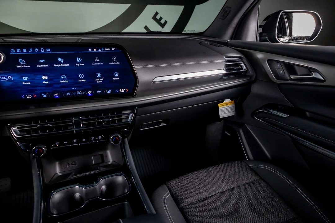 2025 Chevrolet Traverse - Image 8 of 21