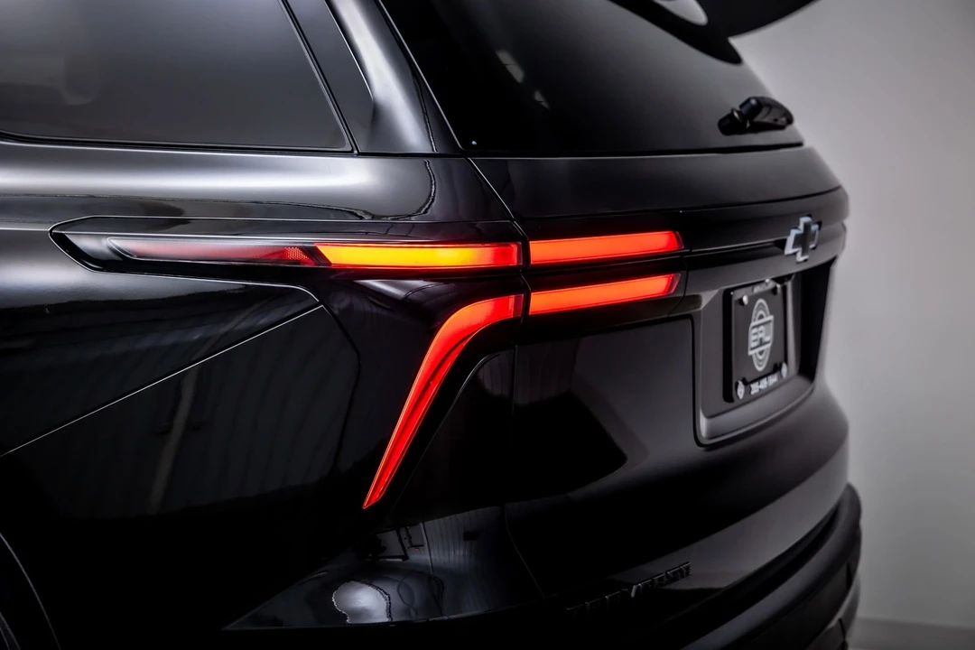 2025 Chevrolet Traverse - Image 13 of 21