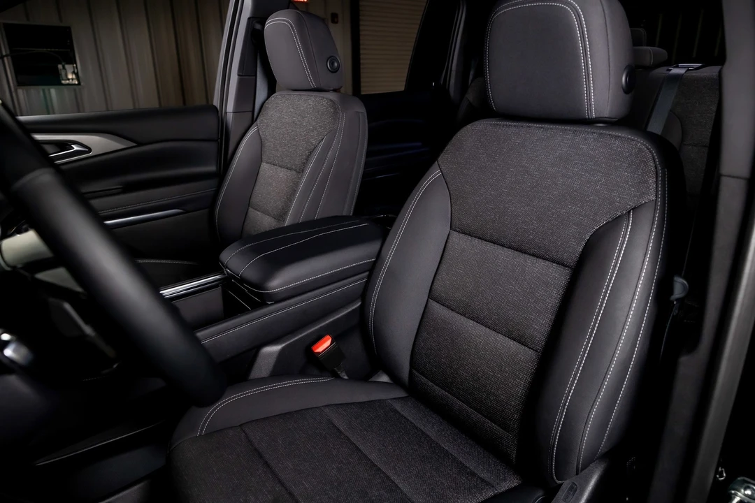 2025 Chevrolet Traverse - Image 5 of 12