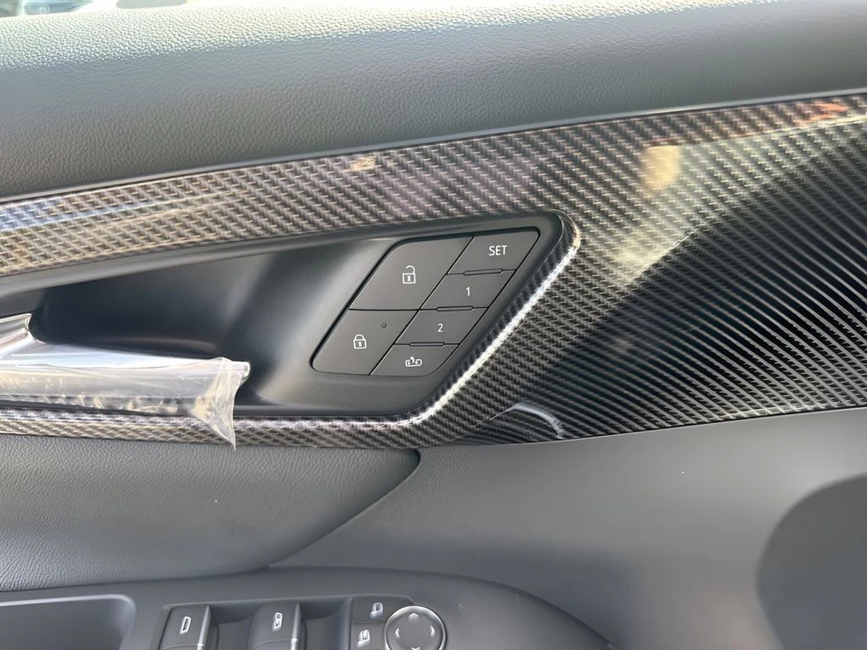 2025 Chevrolet Traverse - Image 11 of 12