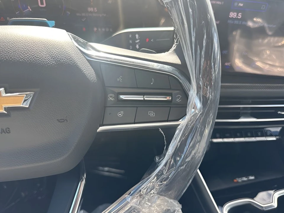 2025 Chevrolet Traverse - Image 18 of 21