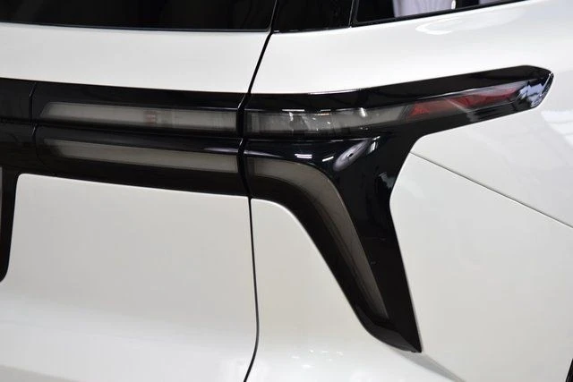 2025 Chevrolet Traverse - Image 19 of 21