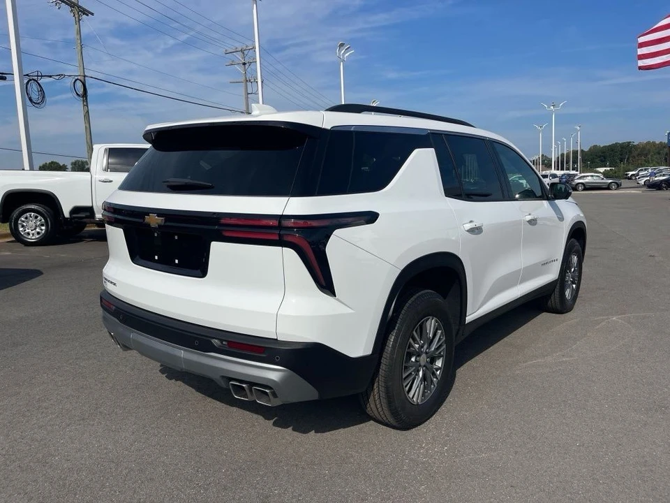 2025 Chevrolet Traverse - Image 5 of 12