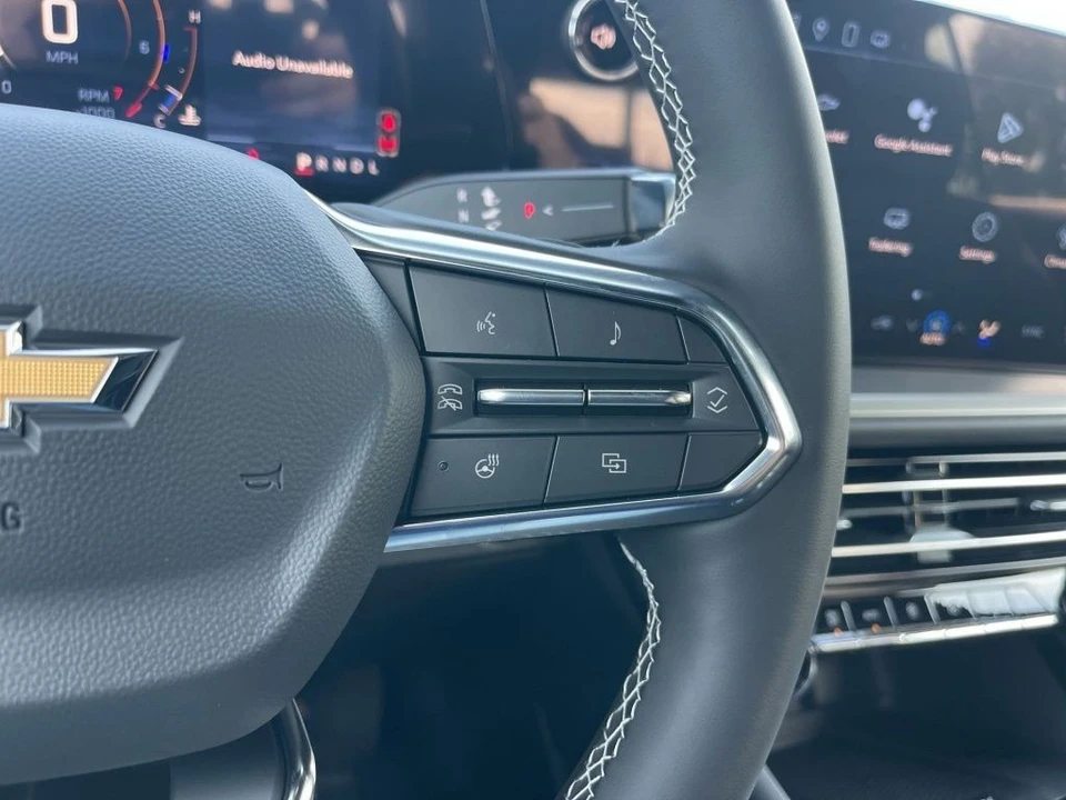 2025 Chevrolet Traverse - Image 16 of 21