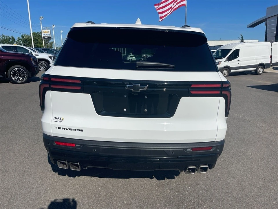 2025 Chevrolet Traverse - Image 4 of 12