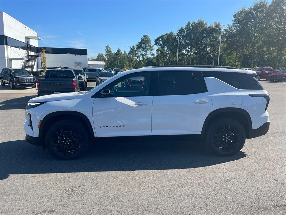 2025 Chevrolet Traverse - Image 2 of 12