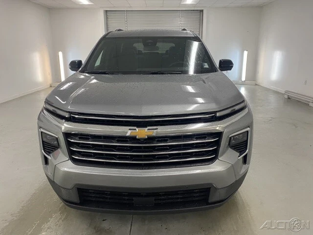 2025 Chevrolet Traverse - Image 2 of 12