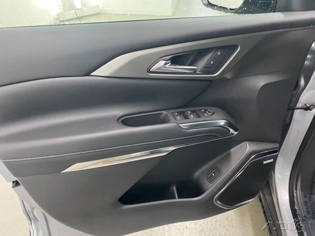 2025 Chevrolet Traverse - Image 11 of 12