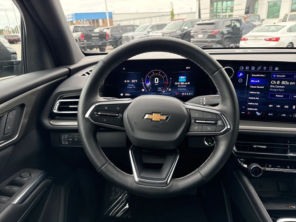 2025 Chevrolet Traverse - Image 15 of 21