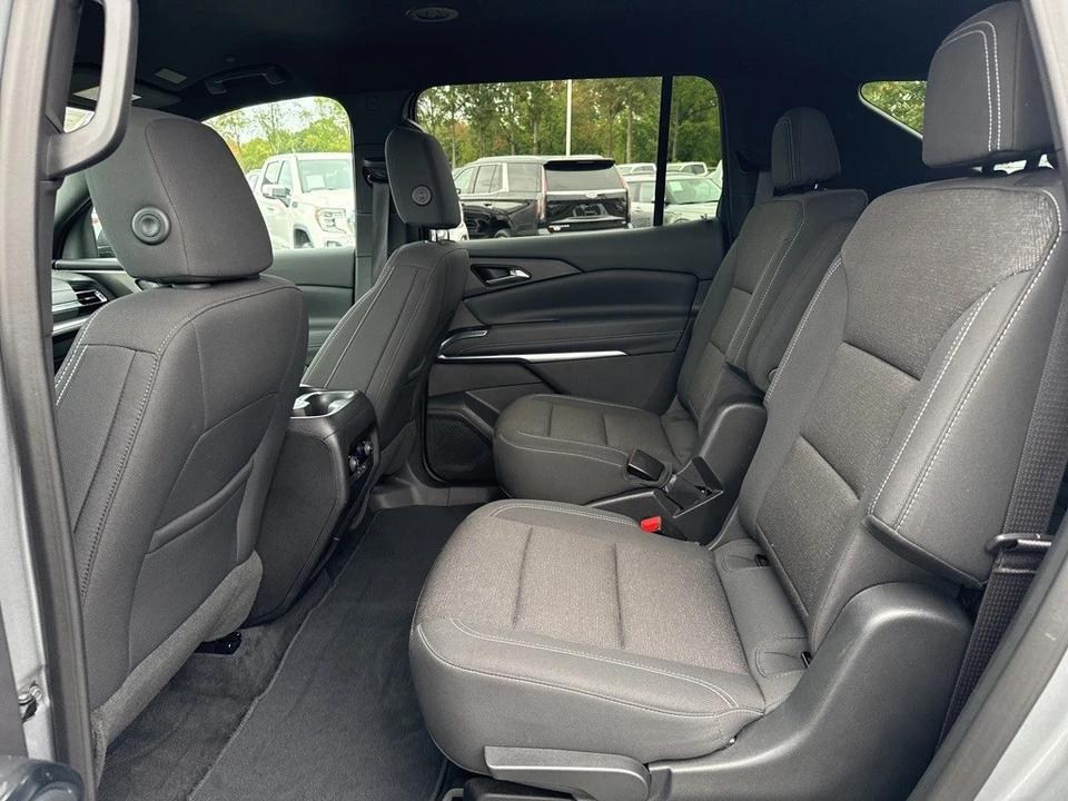 2025 Chevrolet Traverse - Image 12 of 12
