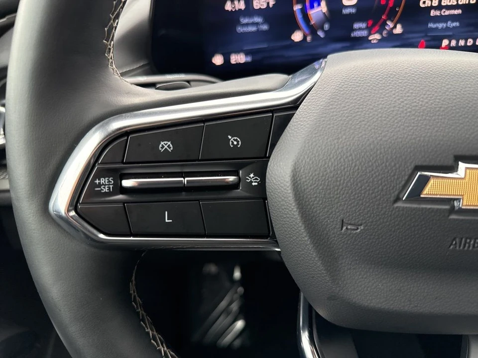 2025 Chevrolet Traverse - Image 16 of 21