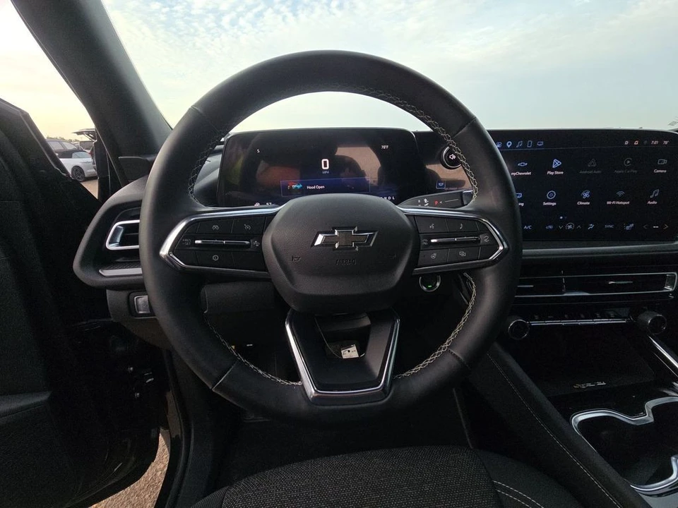 2025 Chevrolet Traverse - Image 6 of 10