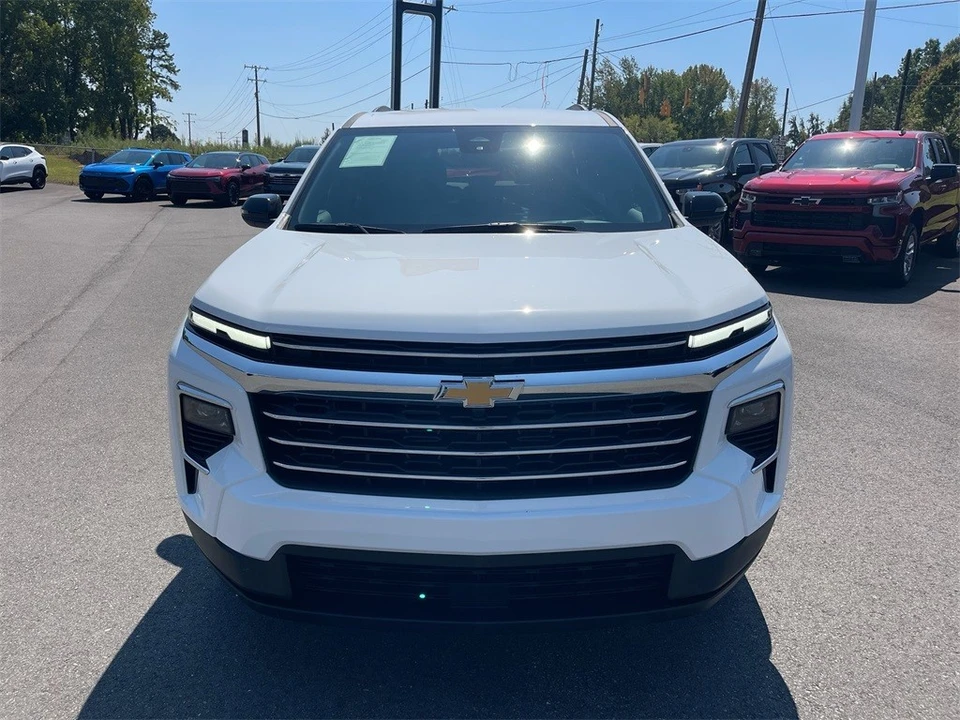 2025 Chevrolet Traverse - Image 8 of 12