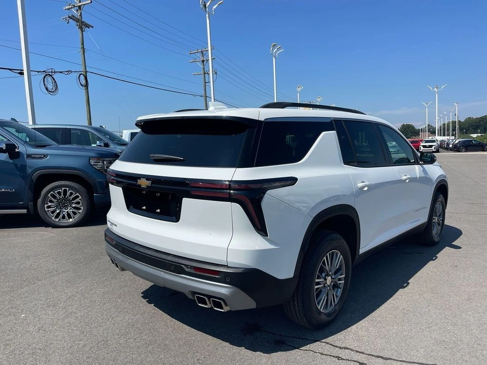2025 Chevrolet Traverse - Image 5 of 12