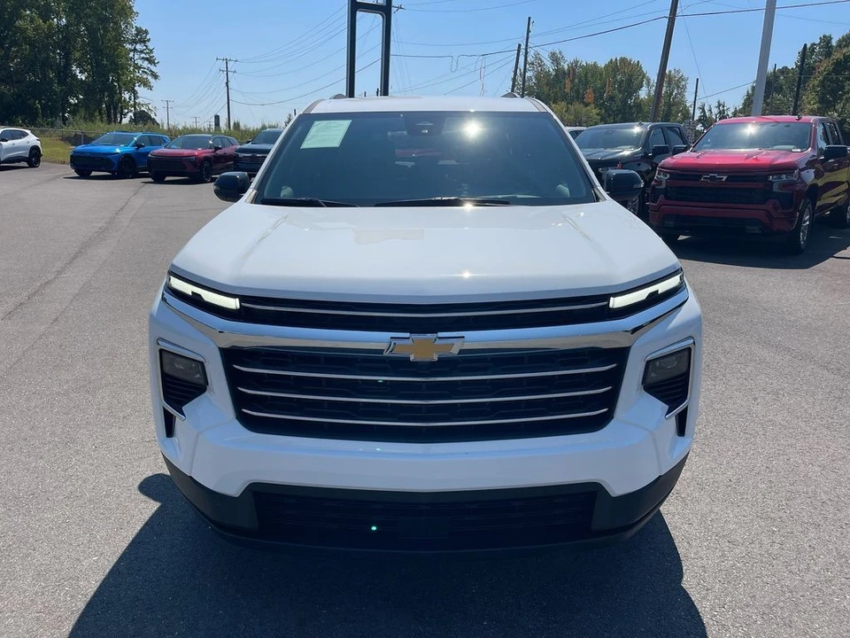 2025 Chevrolet Traverse - Image 8 of 12