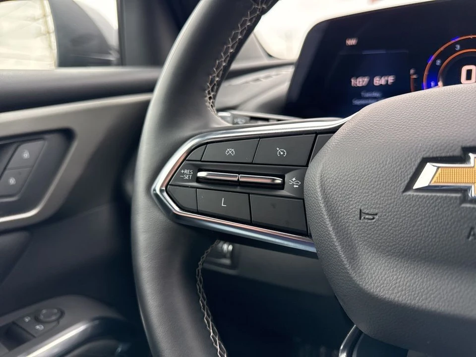 2025 Chevrolet Traverse - Image 15 of 21