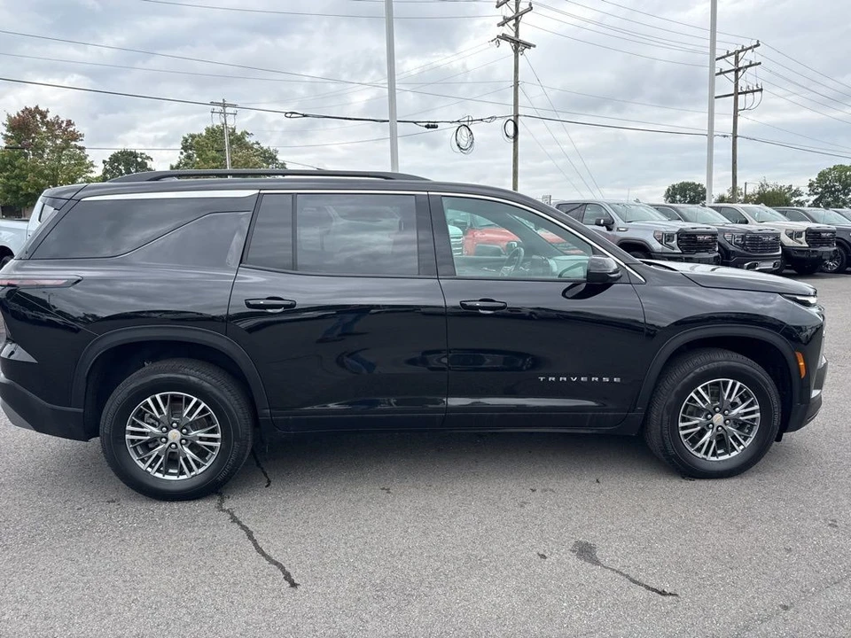 2025 Chevrolet Traverse - Image 6 of 21