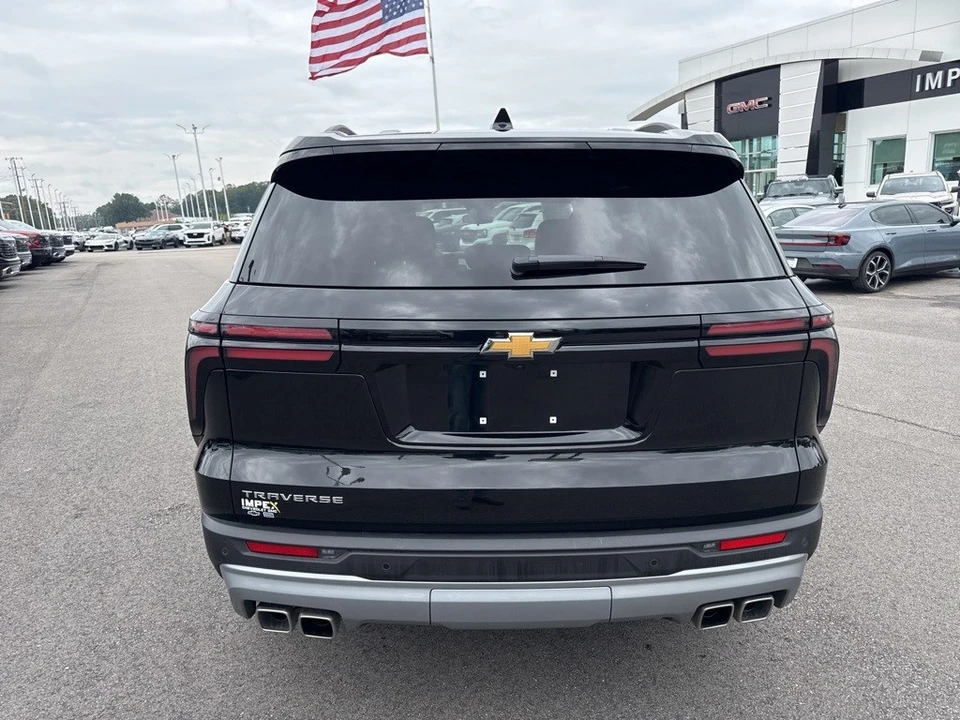 2025 Chevrolet Traverse - Image 4 of 12
