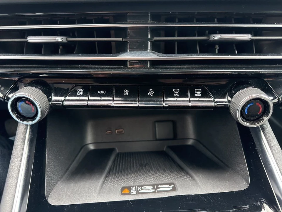 2025 Chevrolet Traverse - Image 19 of 21