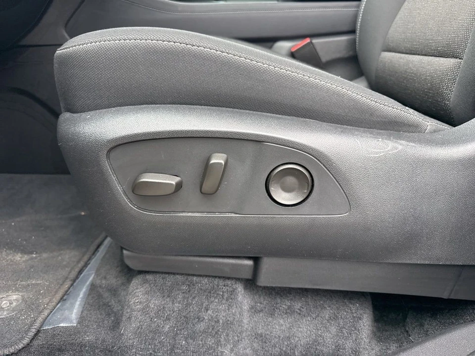 2025 Chevrolet Traverse - Image 10 of 12