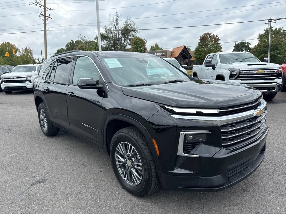 2025 Chevrolet Traverse - Image 7 of 21