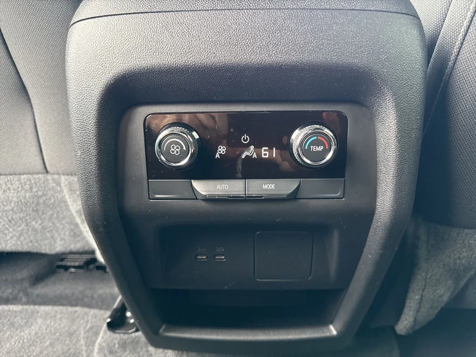 2025 Chevrolet Traverse - Image 12 of 21
