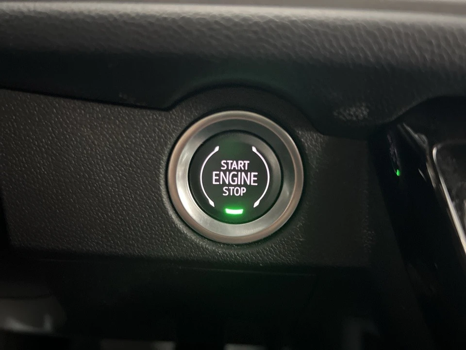 2025 Chevrolet Traverse - Image 16 of 21