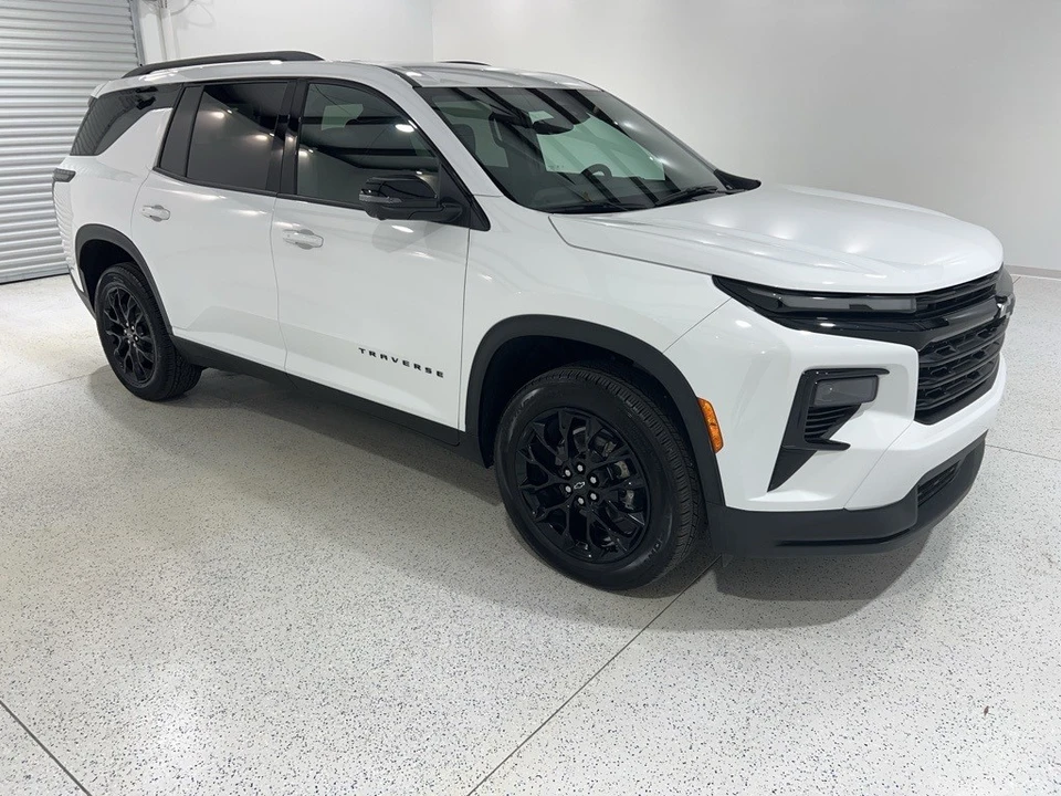 2025 Chevrolet Traverse - Image 7 of 12