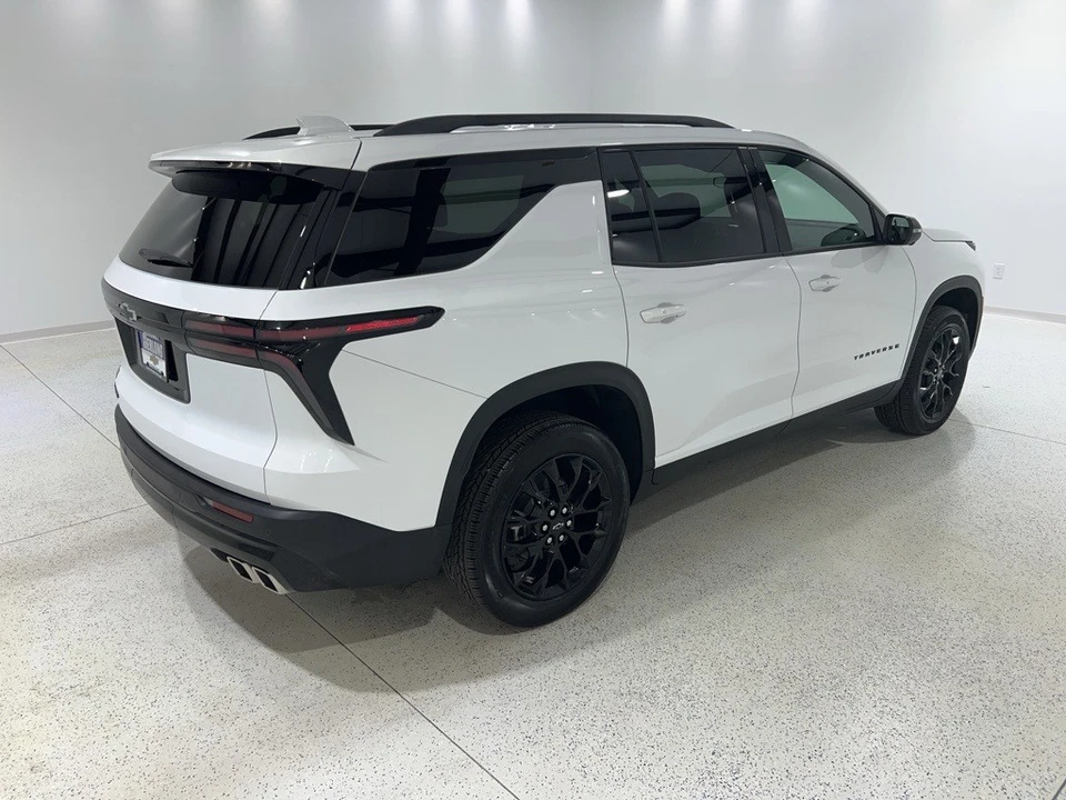 2025 Chevrolet Traverse - Image 5 of 12