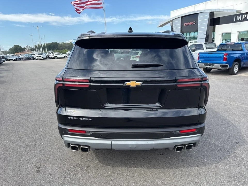 2025 Chevrolet Traverse - Image 4 of 12