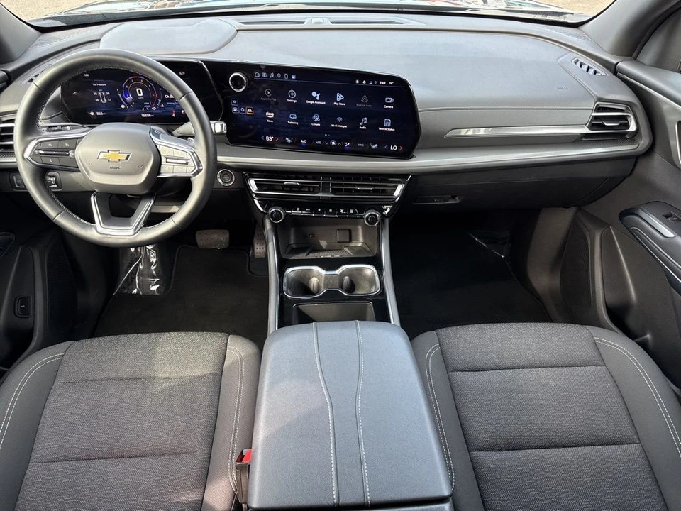 2025 Chevrolet Traverse - Image 13 of 21