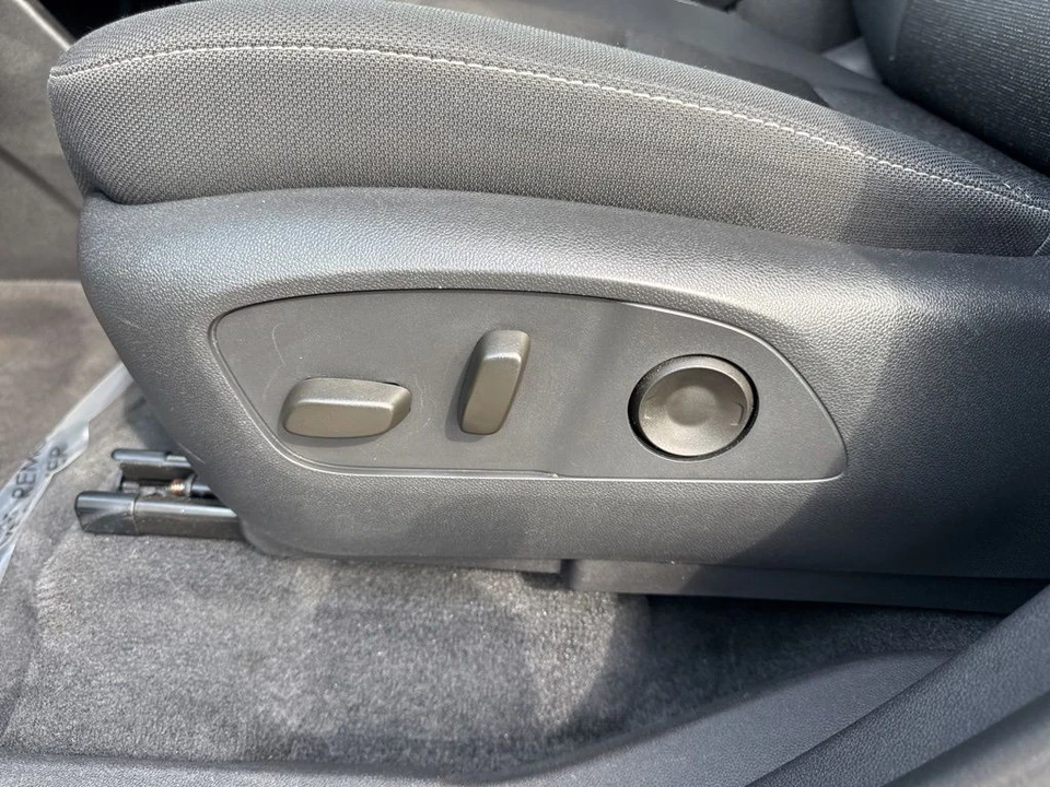 2025 Chevrolet Traverse - Image 10 of 21