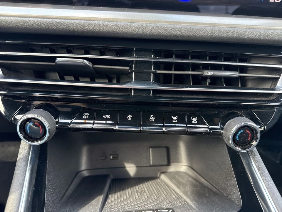 2025 Chevrolet Traverse - Image 19 of 21