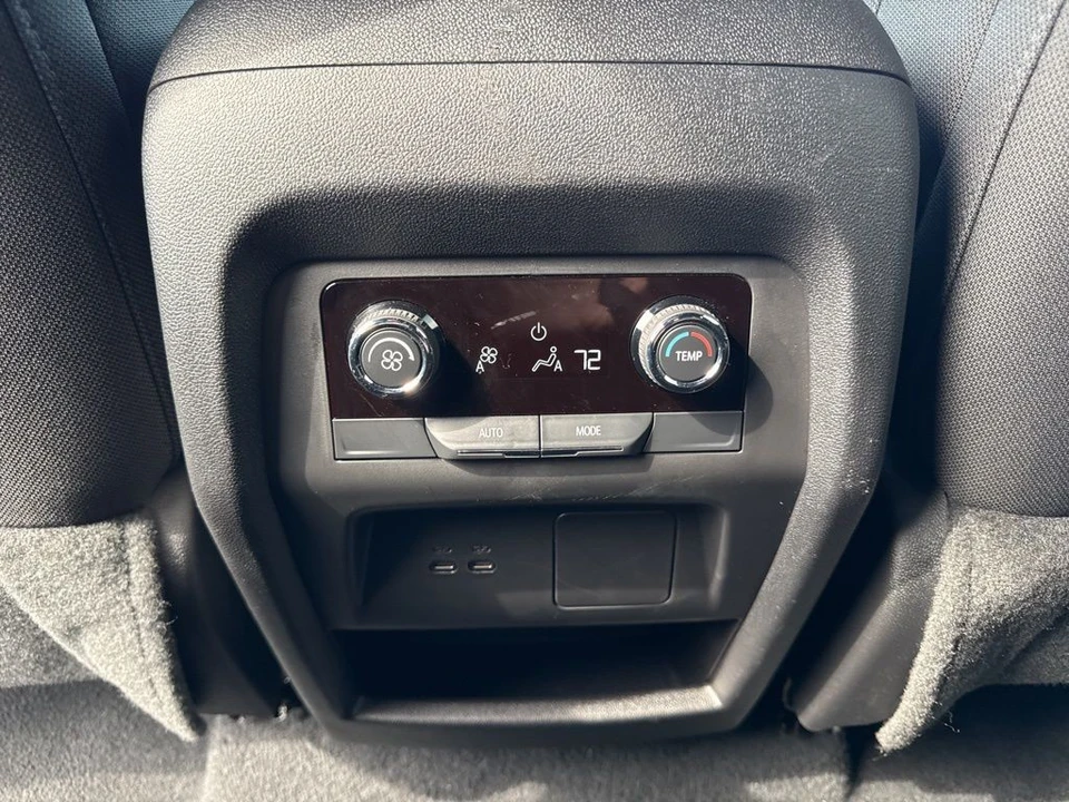2025 Chevrolet Traverse - Image 12 of 21
